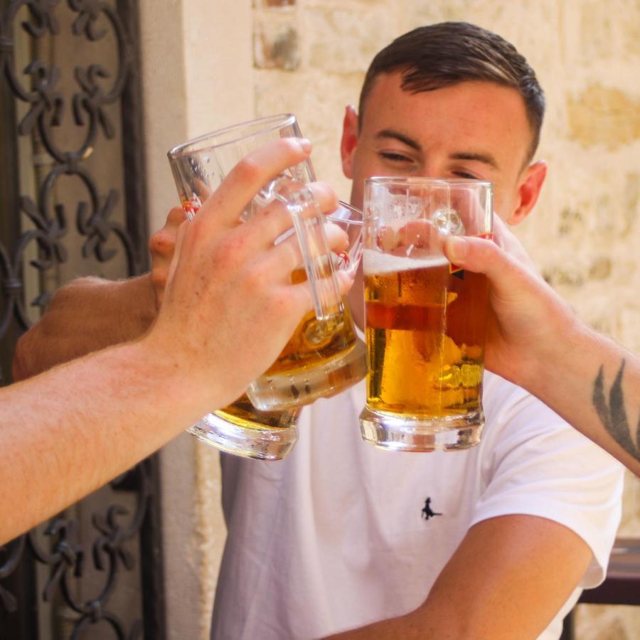 Booze & Snooze Social Hostel Сплит Экстерьер фото