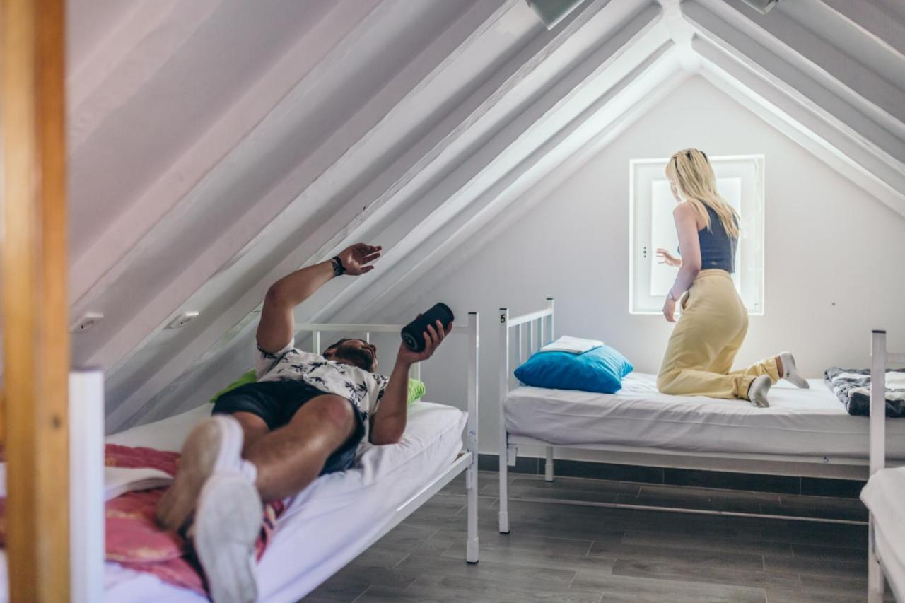 Booze & Snooze Social Hostel Сплит Экстерьер фото